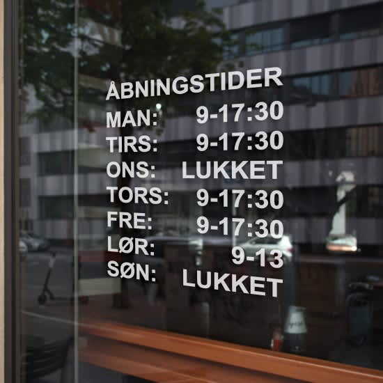 Simpel sticker med åbningstider Simpel sticker med åbningstider
