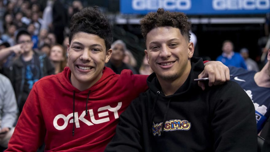 Patrick Mahomes' brother Jackson becoming a TikTok celebrity | Yardbarker