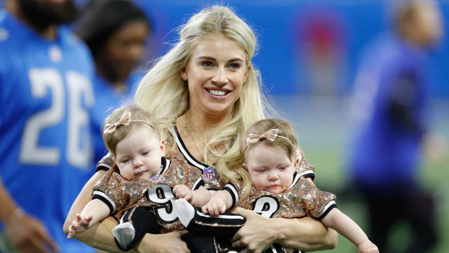 Matthew Stafford S Wife Has Hilarious Message For Husband Yardbarker