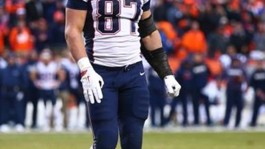 Rob Gronkowski Has Funny Message For Grammar Police Yardbarker