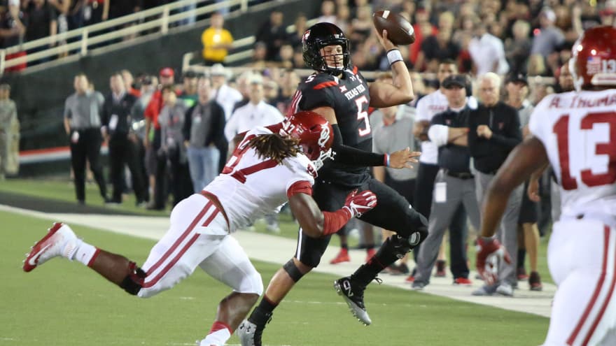 Texas Tech S Patrick Mahomes Breaks Fbs Record For Most Yards In A