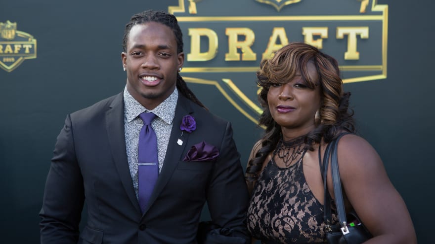 20 Of The Best Nfl Draft Red Carpet Looks Yardbarker