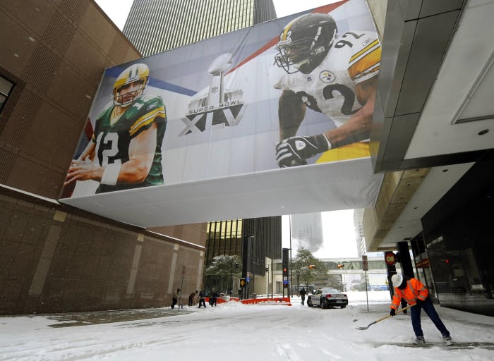Super Bowl XLV: No room at the billion-dollar inn