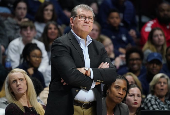 UConn's women's team ... slumping?
