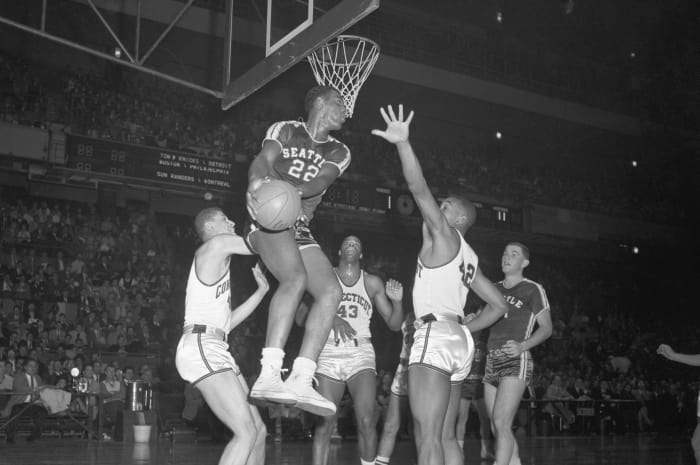 Top 50 College Basketball Players Of All Time Yardbarker
