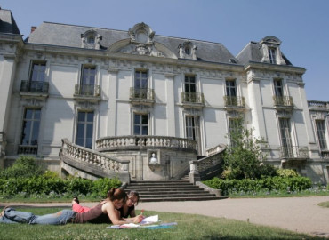 Study Abroad Reviews for Institut de Touraine: Tours - French Language Program