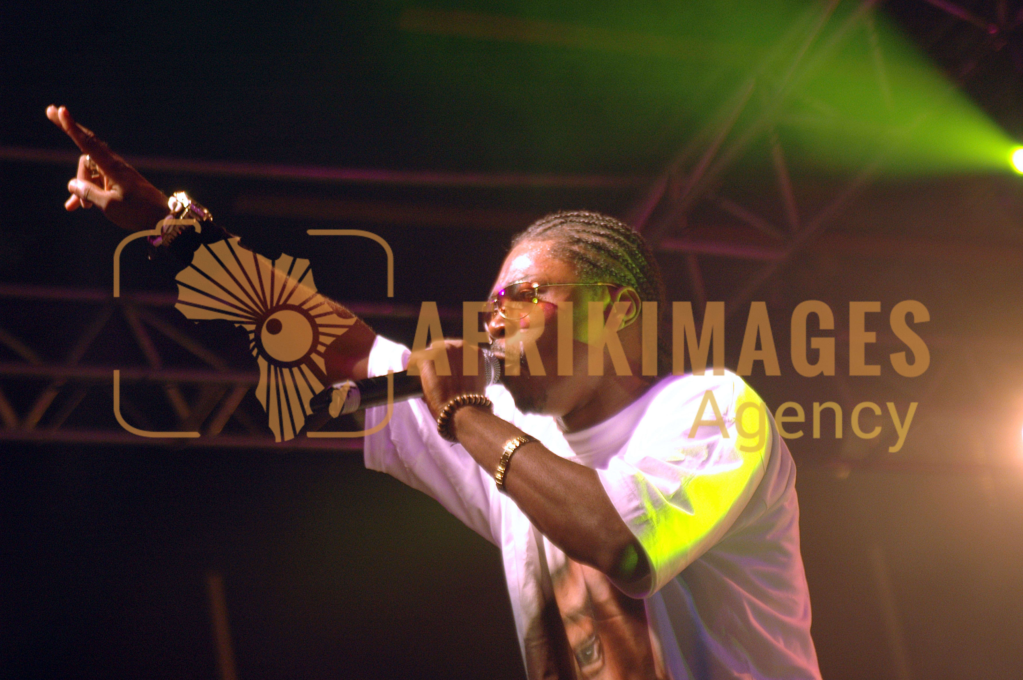 le rappeur gabonais black koba en concert à gabon expo  libreville