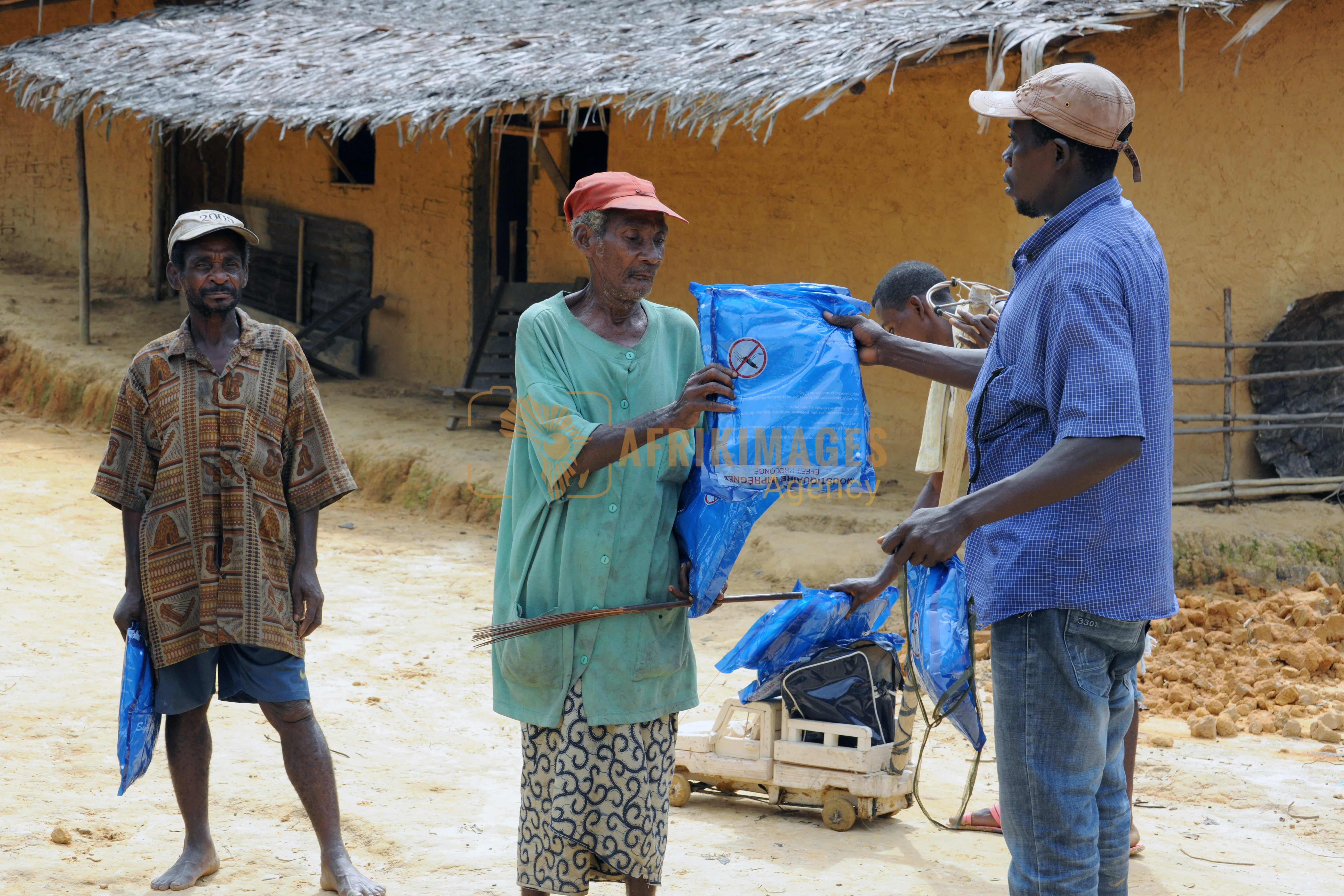 Afrikimages gabon / gens