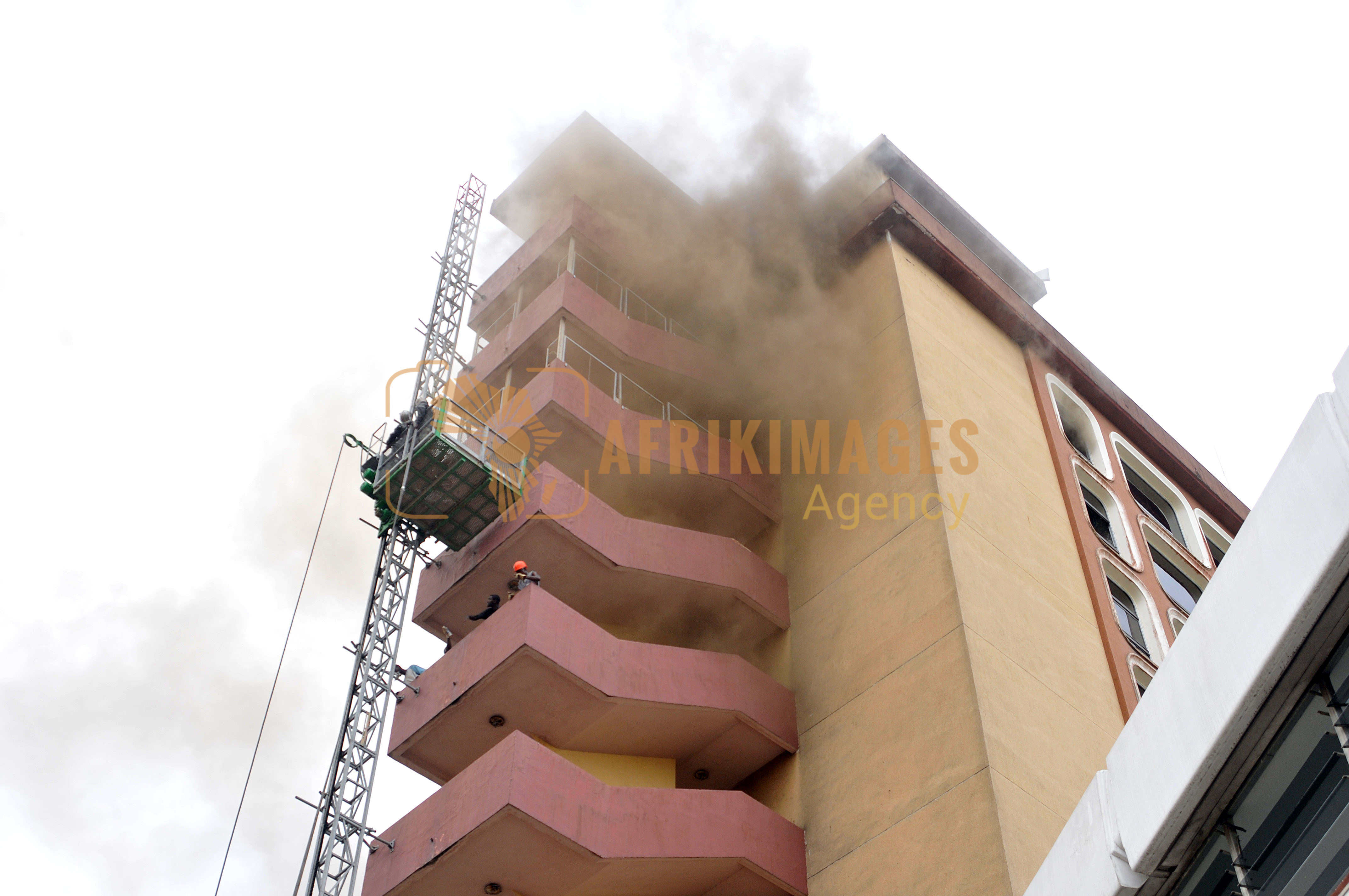 Afrikimages gabon /incendies & inondations