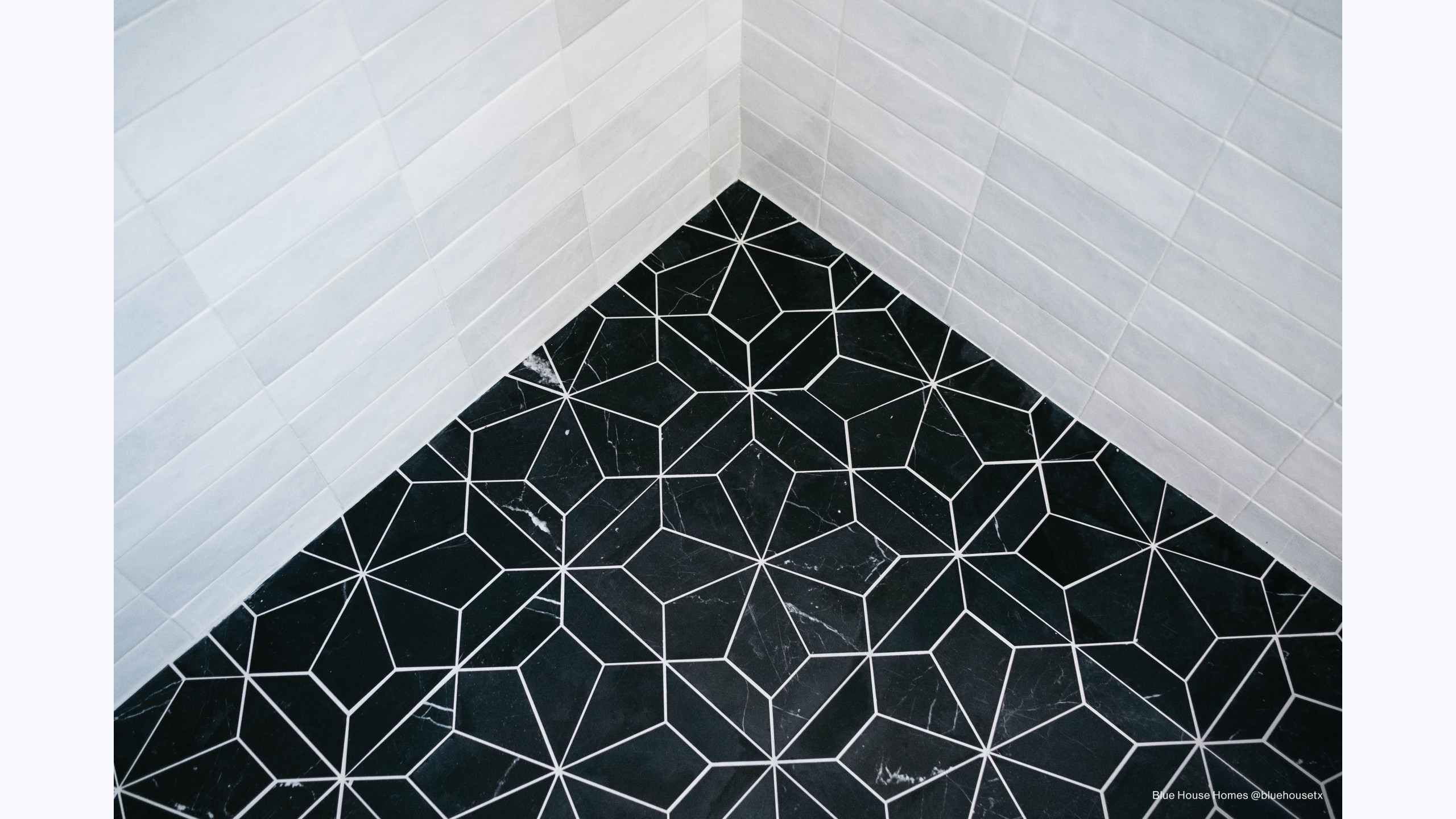 Blomma Honed Marble Mosaic Tile in Nero | Bedrosians Tile & Stone