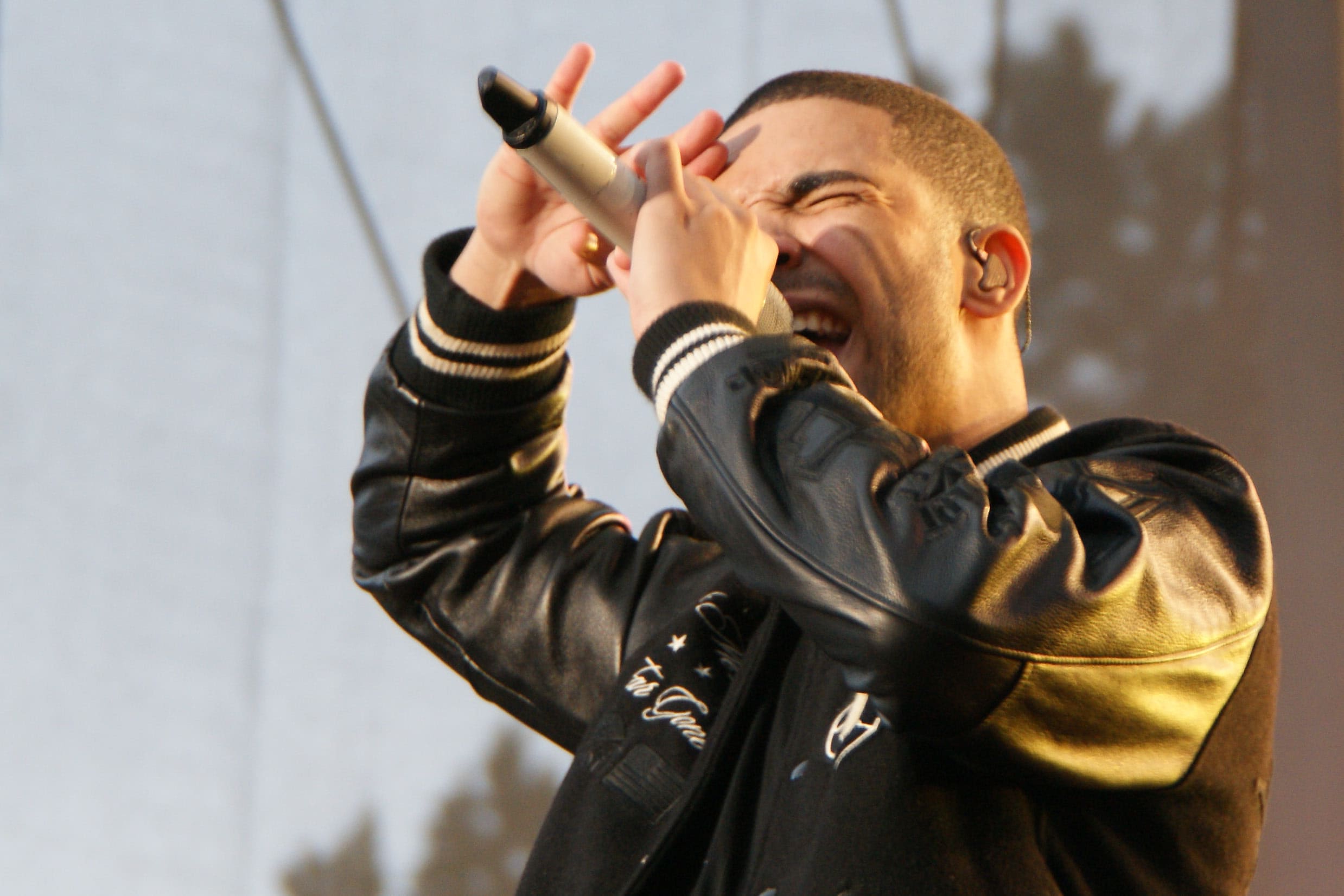 Top 10 Drake Songs: R&B, Dancehall, and Hip-Hop