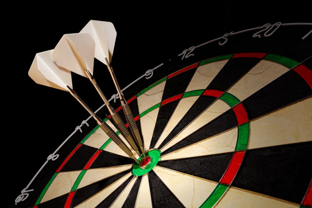 Darts board, bullseye 