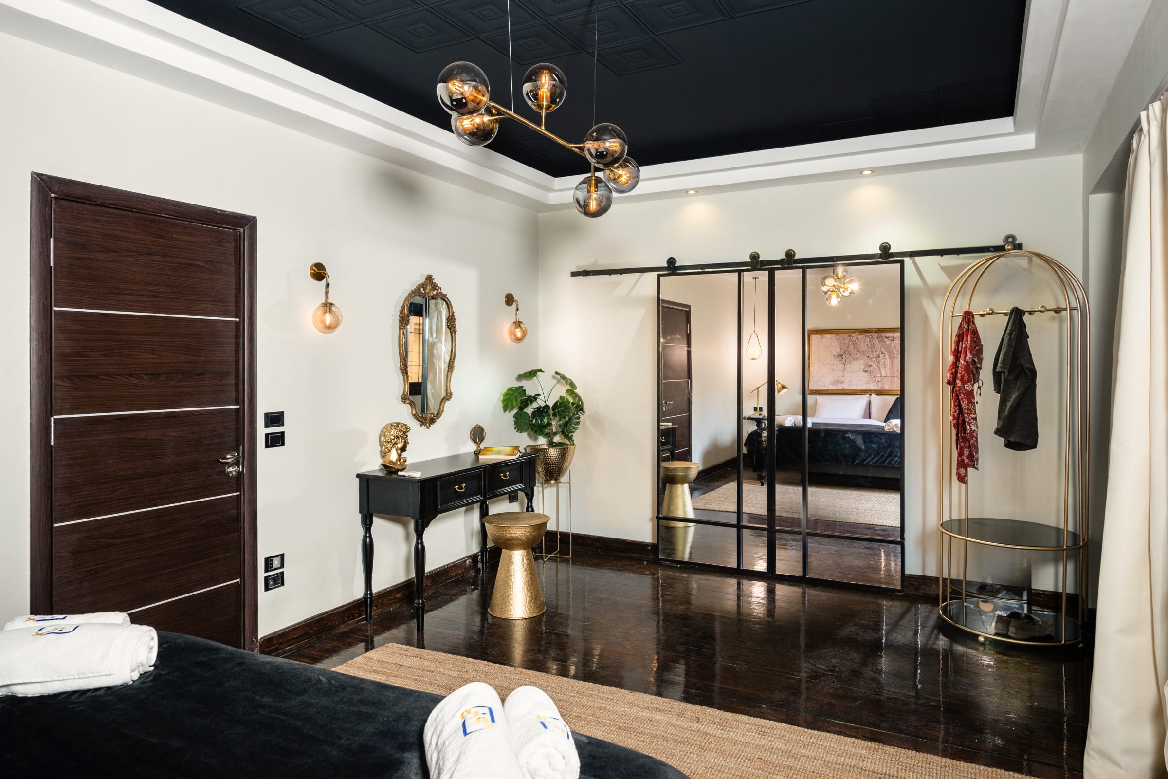 The Bold Parisian House - Steps From The Best Mall in Cairo — Apartment in 154 Ameen El Rafee, First New Cairo, Egypt, Cairo, Egypt — photo 15