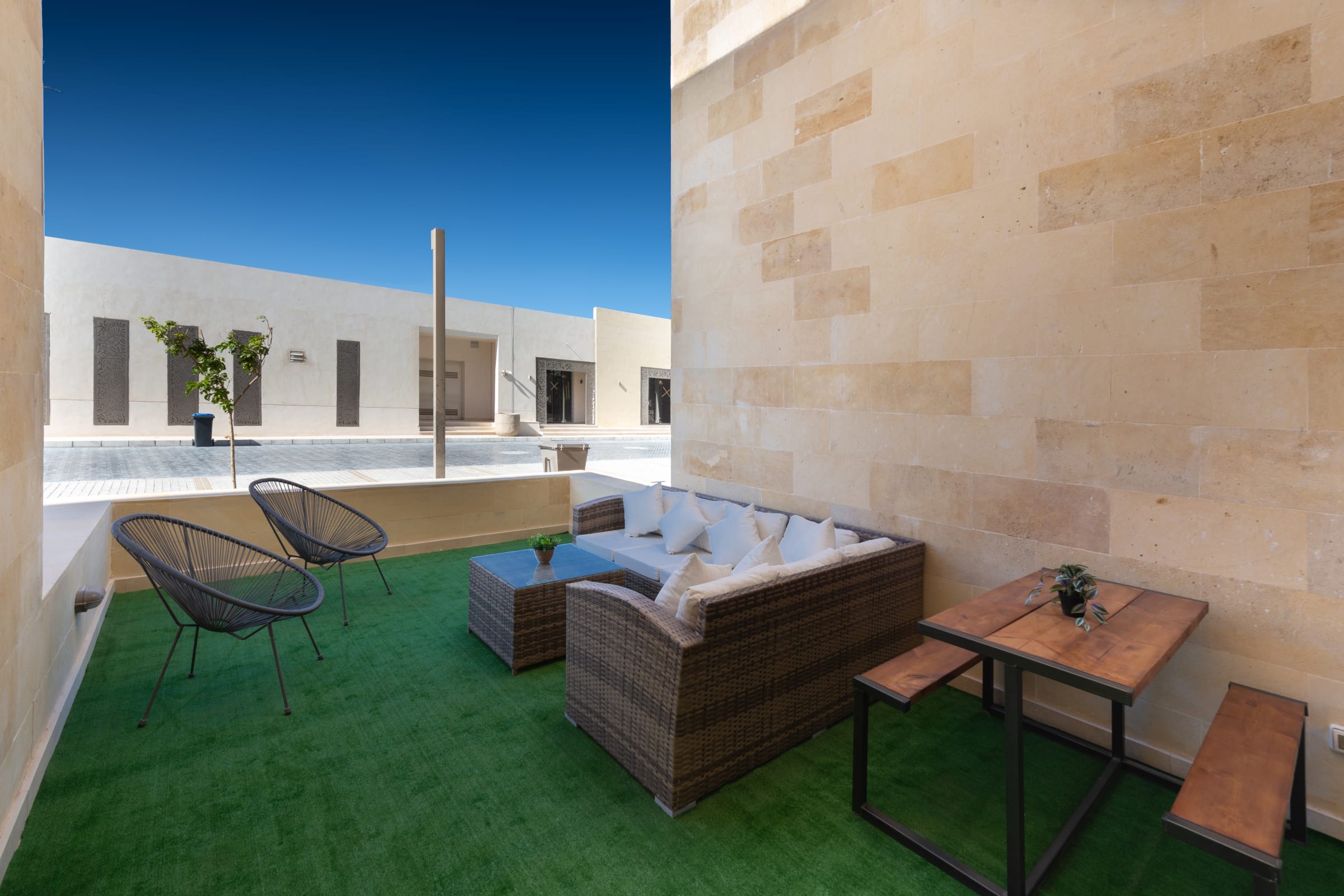 Elegant & Edgy  2 BR w/ Beach & Pool @ Mangroovy — Apartment in Mangroovy Residence, El Gouna, Egypt — photo 5