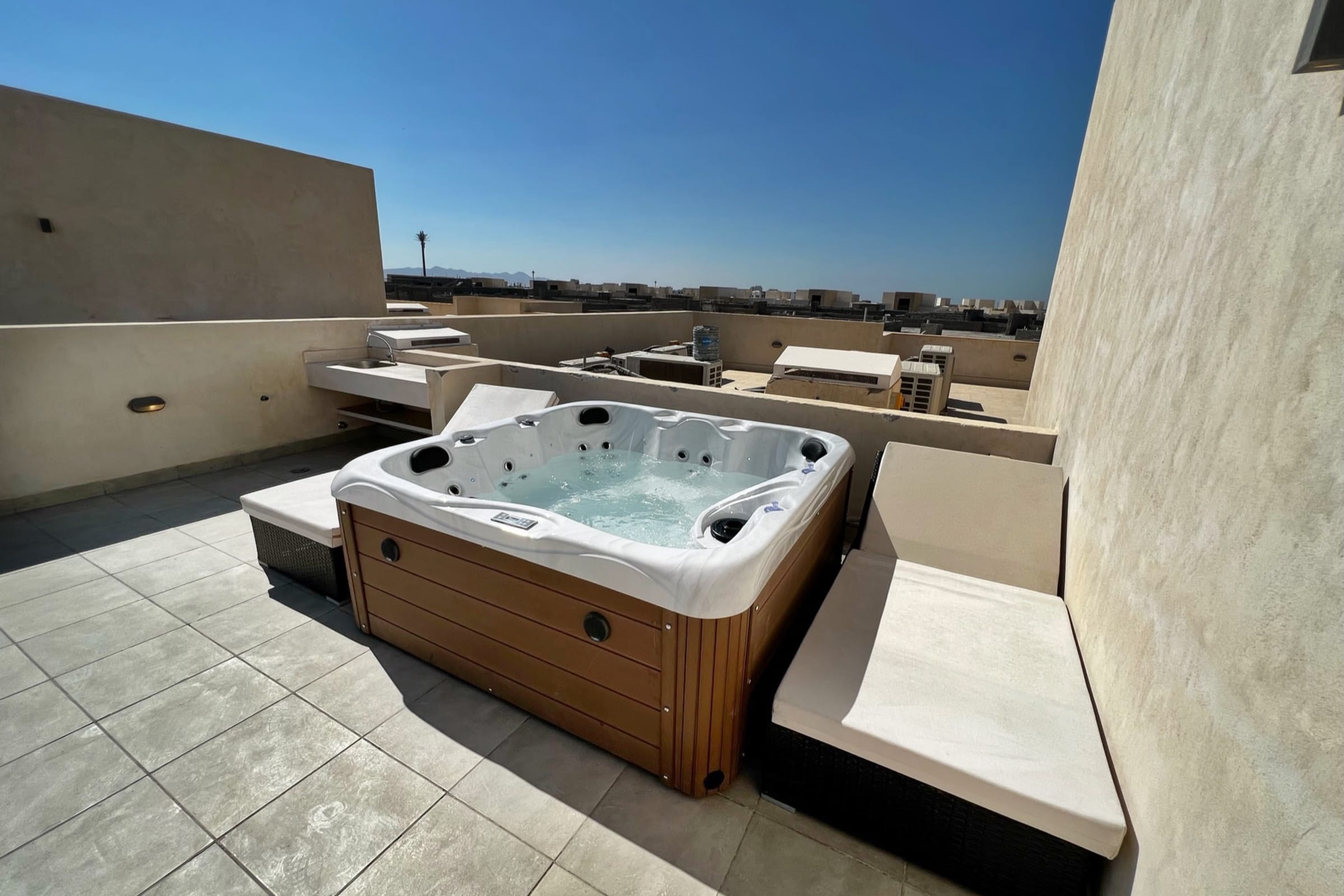 Spectacular & Soaring 2 BDR  w/ Private Rooftop Jacuzzi & Beach Access — Penthouse in Mangroovy Residence, El Gouna, Egypt — photo 5