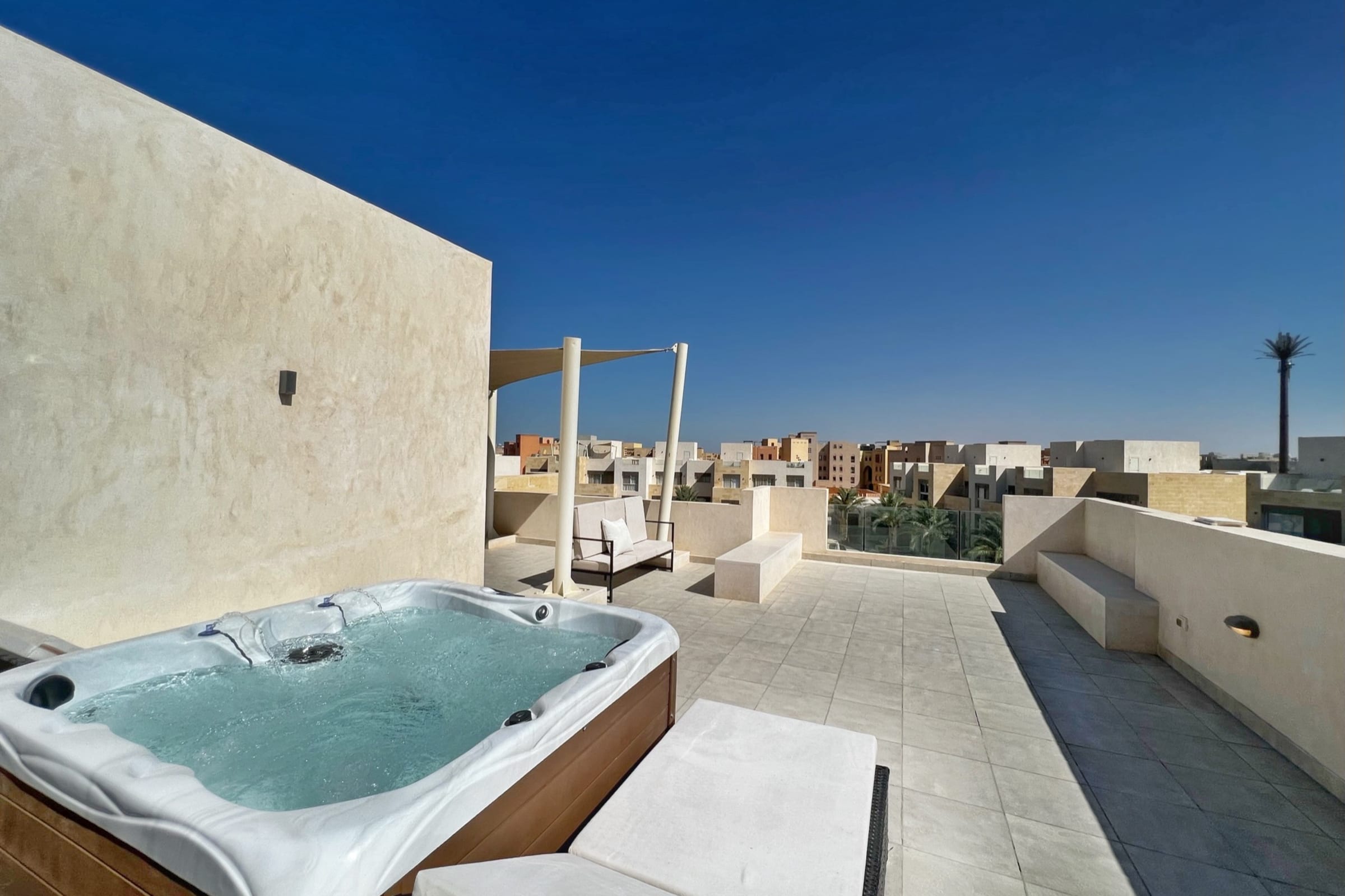 Spectacular & Soaring 2 BDR  w/ Private Rooftop Jacuzzi & Beach Access — Penthouse in Mangroovy Residence, El Gouna, Egypt — photo 31