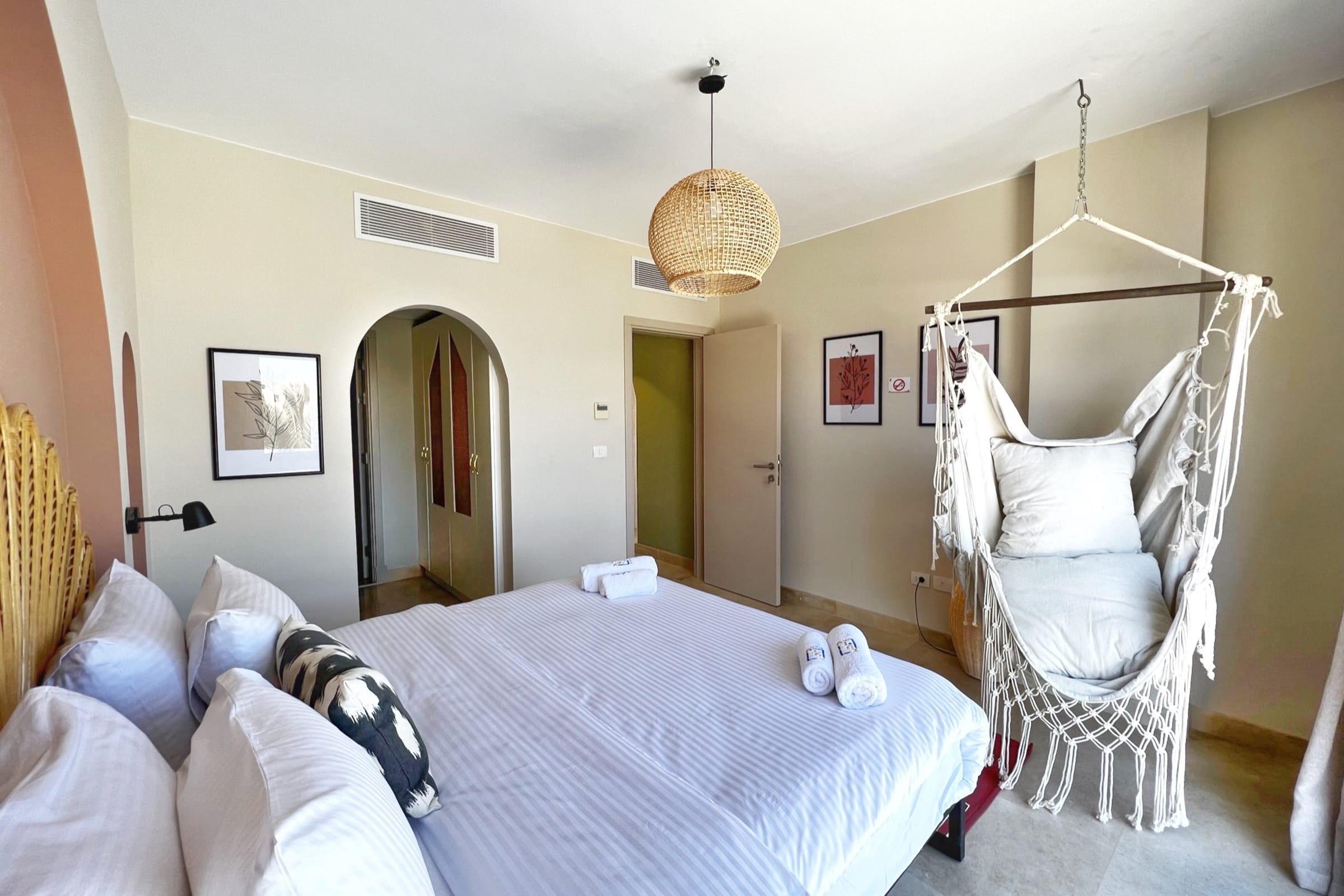 Spectacular & Soaring 2 BDR  w/ Private Rooftop Jacuzzi & Beach Access — Penthouse in Mangroovy Residence, El Gouna, Egypt — photo 9
