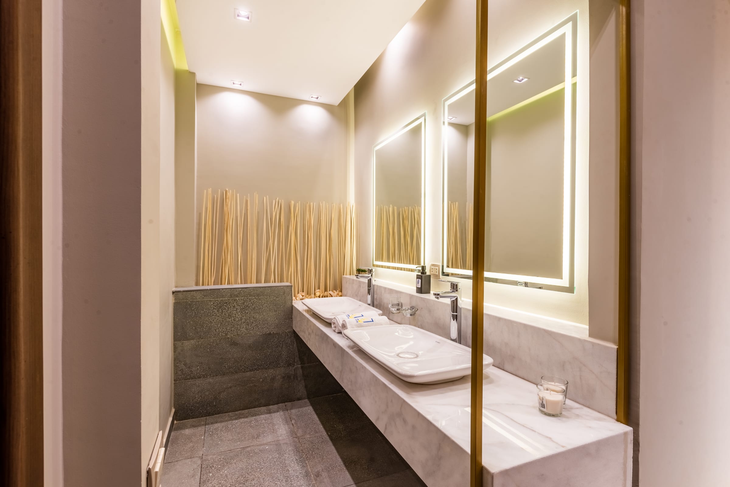 The Sleek & Ritzy 2 BDR | 15 min from CAI Airpt. — Apartment in 6 Al Nakhil new cairo, Cairo, Egypt — photo 26