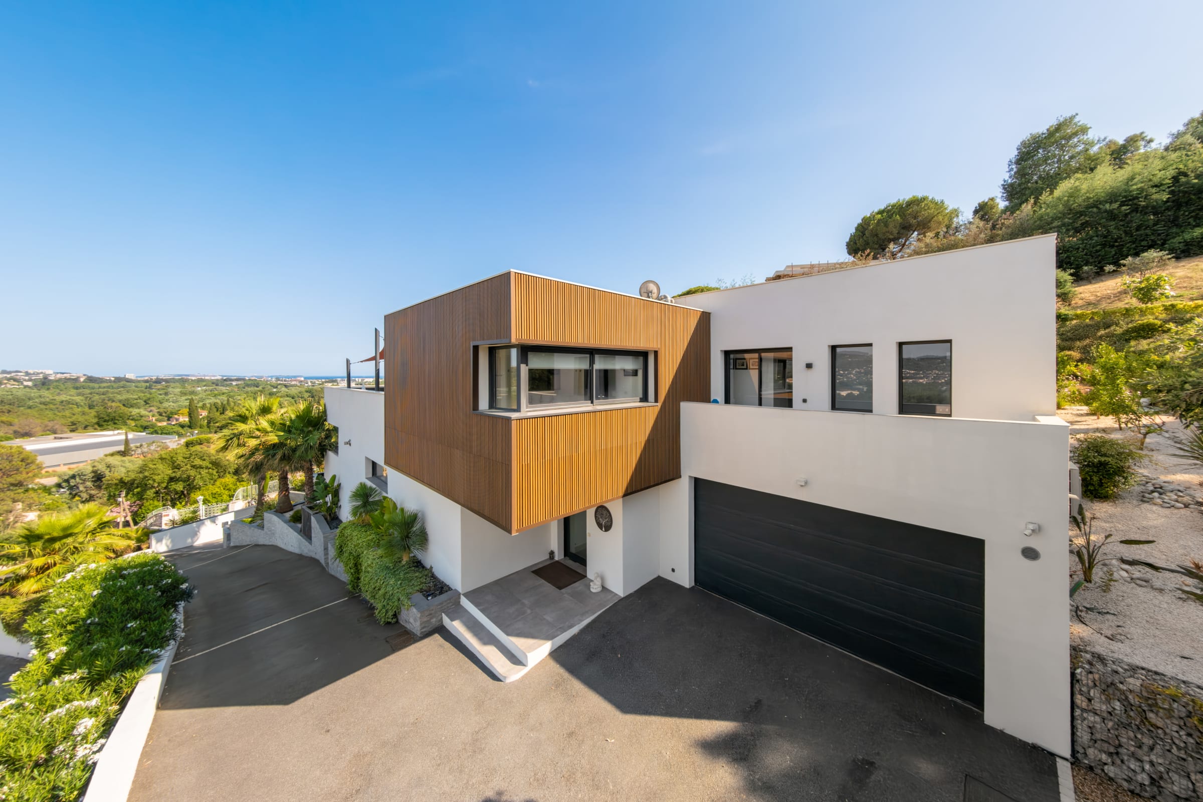 V 10P MANDELIEU AS - VILLA DEZEM