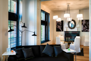 Seating Area with High Quality Sofa Bed