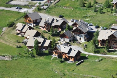 Vue aérienne du hameau des chazals - Névache