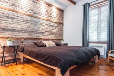 Big bedroom with a NEW KING SIZE bed (mattress is high quality natural latex...