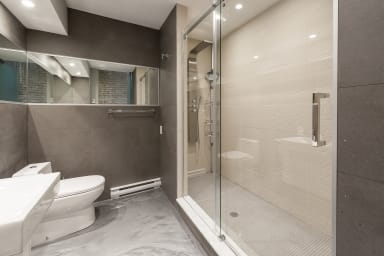 Bathroom with multiple jets shower 