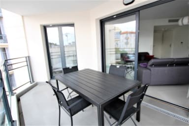 terrace equipped with dining table