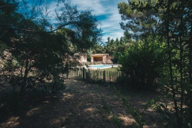 Exterior view of the house with 3500m2 garden 