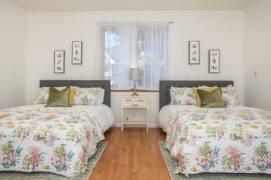 1st Floor Coral Room 2 Queensize Beds