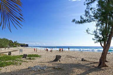 APP. LA CROISIERE BLEUE Beach side Boucan Canot