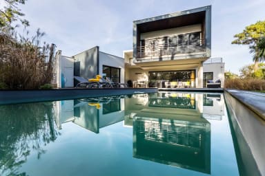 OCTOPUS • KEYWEEK Design villa on the Golf of Chiberta with heated pool