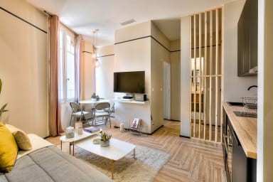 IMMOGROOM - Cosy apartment - Air conditioning - Wifi - Shopping street/bar 