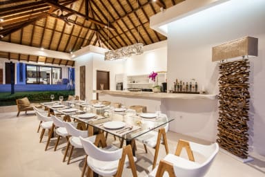 Villa Bali Sari | 6 bedroom private luxury villa in Mengwi Canggu Bali