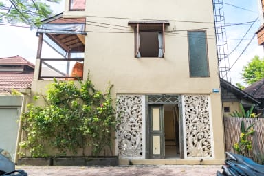 Studio Sami Luwih (Bawa) | Private apartment in Seminyak with shared pool