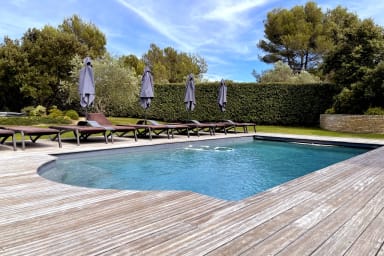Espace piscine sans vis à vis. Location vacances Serenity Rentals