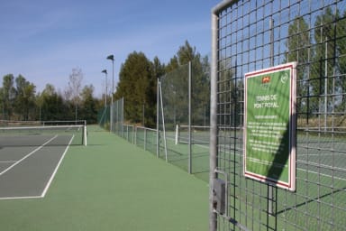 les cours de tennis du domaine (supplément)