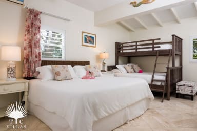 Master suite with double bunk beds.
