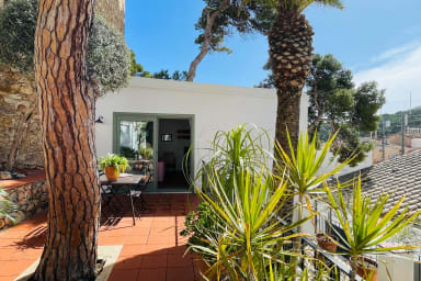 Apartamento Tamariu 2 -Duplex con terraza a 50m de la playa, wifi gratis!