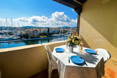Charming apartment in Port Grimaud offering a view of the canals