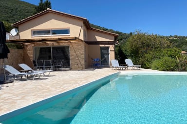 Villa Boubouki - Villa de charme face à la mer dans bel espace de détente. 