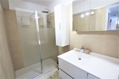 italian shower room