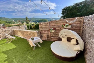 Terrasse privatisée ensoleillé / Privatized sunny terrace