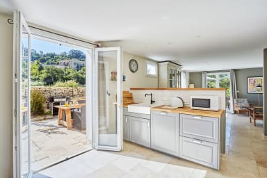 A louer superbe villa à Bonnieux avec piscine et jardin