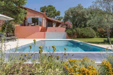 Détente absolue pour cette villa à louer à Roussillon en Provence