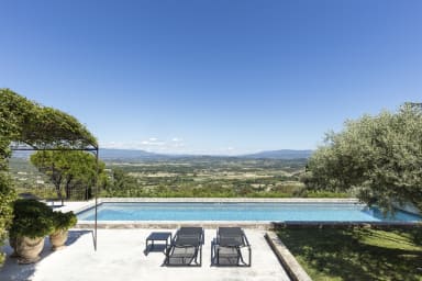 A louer magnifique propriété avec piscine chauffée à Gordes