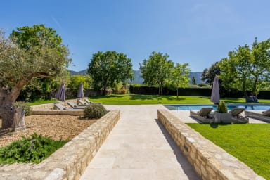 Sublime villa to rent with exceptional features in Menerbes