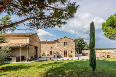 Absolute relaxation for this maison to rent in Ménerbes in Provence