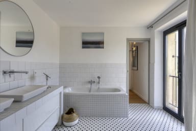Exceptional villa to rent in the heart of the Luberon with swimming pool