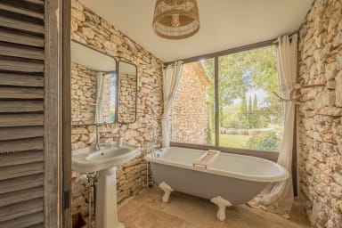 Dream holidays in a stone house with heated swimming pool
